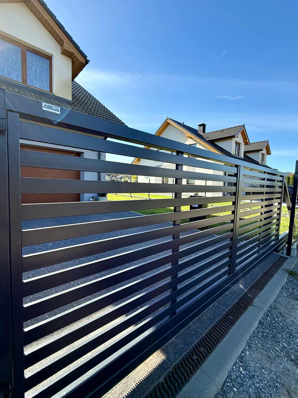 0260c001-d072-4274-a5f4-7410a534252e